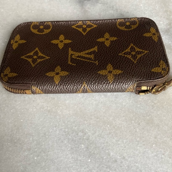 Louis Vuitton Monogram Zip Around Multicles 6 Key Holder - Picture 14 of 16